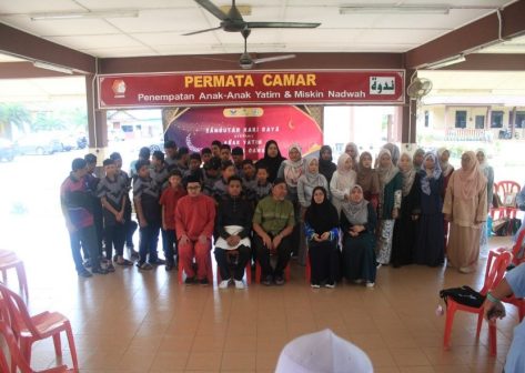 KELAB PERWIRA BERSAMA MAHASISWA MERAIKAN ANAK-ANAK YATIM 2