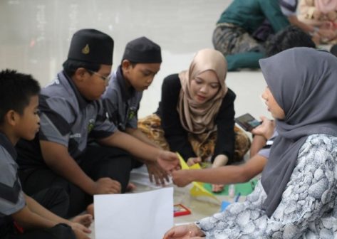 KELAB PERWIRA BERSAMA MAHASISWA MERAIKAN ANAK-ANAK YATIM 3